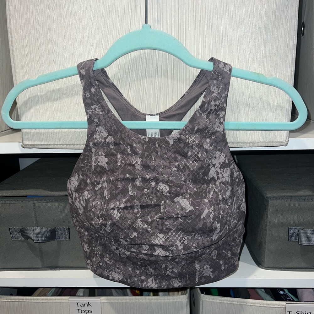 {Lululemon Sports Bra}